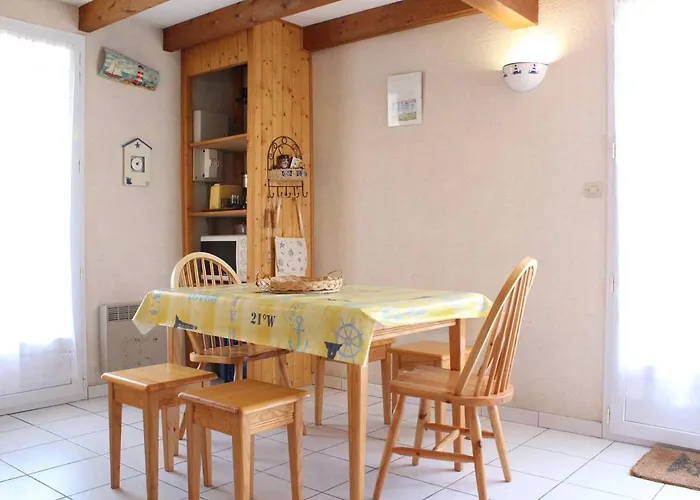 Сasa de vacaciones Maison Près La Rémigeasse Avec Jardinet - Fr-1-246a-201 *